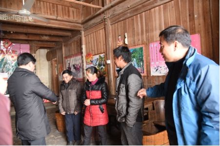 區(qū)政協(xié)副主席杜可林一行寒冬送暖暖人心.jpg 區(qū)政協(xié)副主席杜可林一行寒冬送暖暖人心.jpg