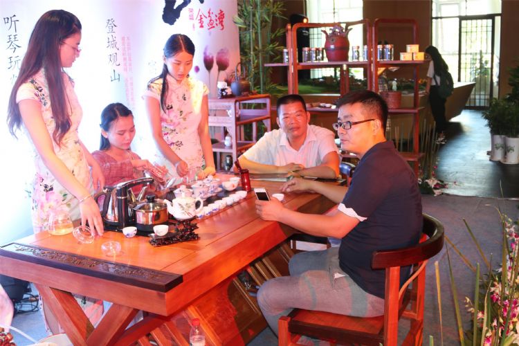 六百里猴魁在金盆灣項(xiàng)目新品發(fā)布會(huì).jpg 六百里猴魁在金盆灣項(xiàng)目新品發(fā)布會(huì).jpg