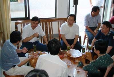 1471240980267442.jpg 調(diào)研春茶生產(chǎn)和美好鄉(xiāng)村建設1.jpg